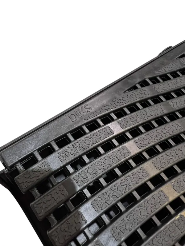 DekDrain Vela A15 Channel Plastic Grate 1m - Linear Bar Wave